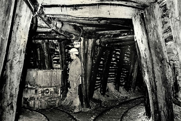 昭和期後半の坑内作業の様子
