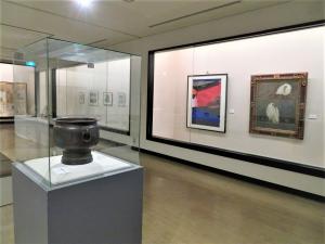 佐渡博物館　美術・工芸展示室の写真