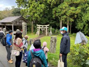 親子で歩く　大山祗神社前