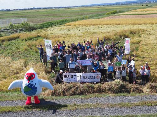 田んぼアート稲刈り