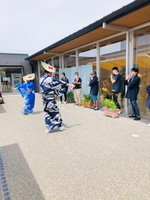 佐渡おけさの芸能公演の様子