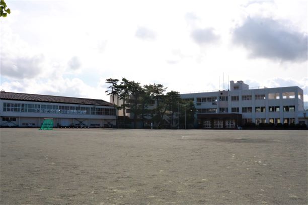 八幡小学校体育館