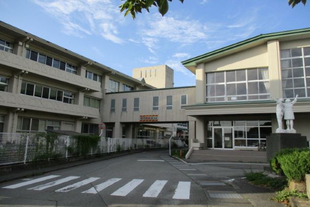 羽茂小学校体育館