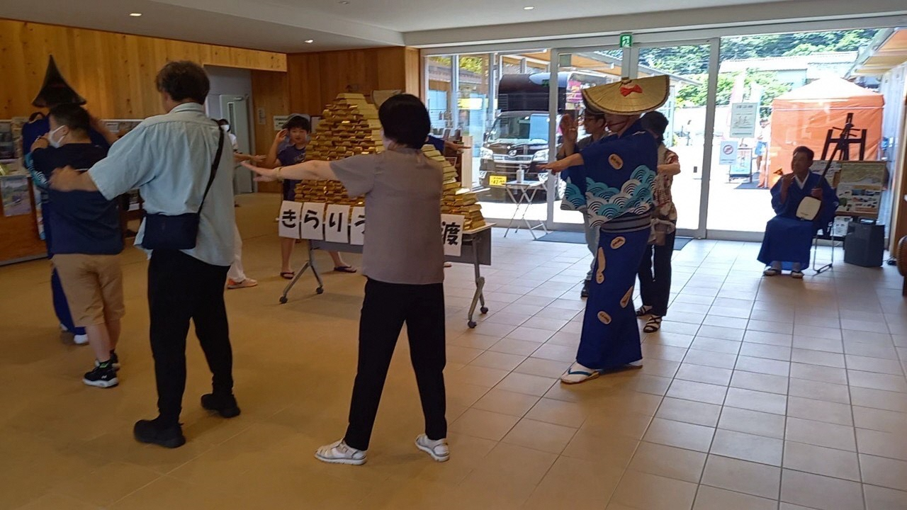 おどりのようす