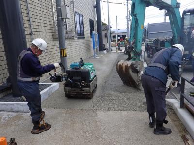 外構　構内舗装工事　おもいやり駐車場付近