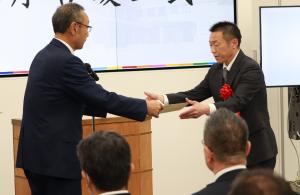 感謝状贈呈　川崎地質(株)　様