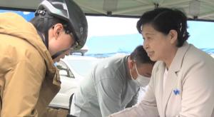 署名活動の様子