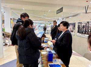 署名活動の様子