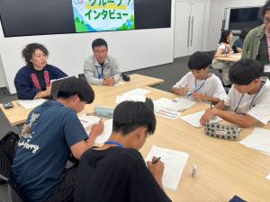 インタビューの様子