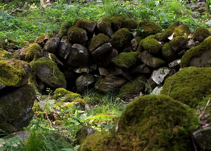 image:Remains of stone masonry