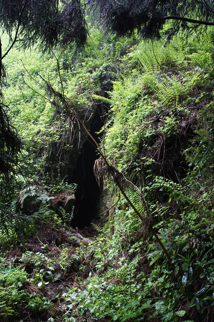 image:Byobusawa area, remains of chase mining