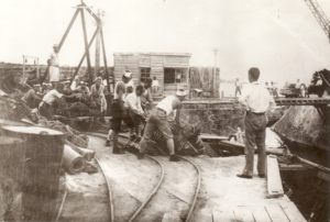大間港の古写真（株式会社ゴールデン佐渡所蔵）の画像