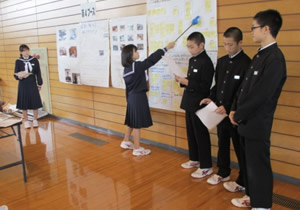 中学校総合学習支援事業:職場体験発表会の画像