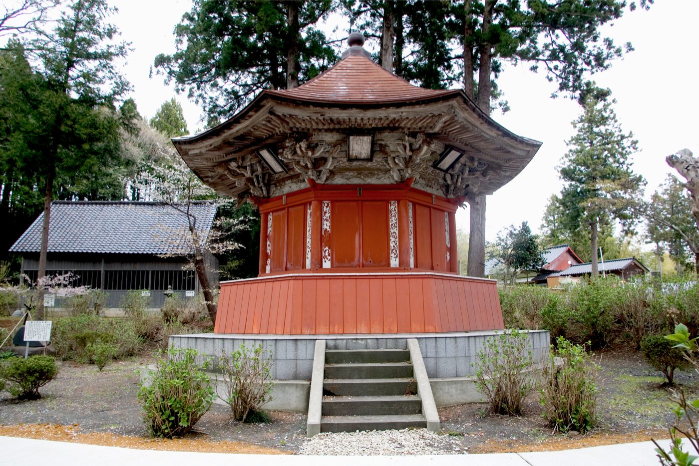 蓮華峰寺八角堂の画像