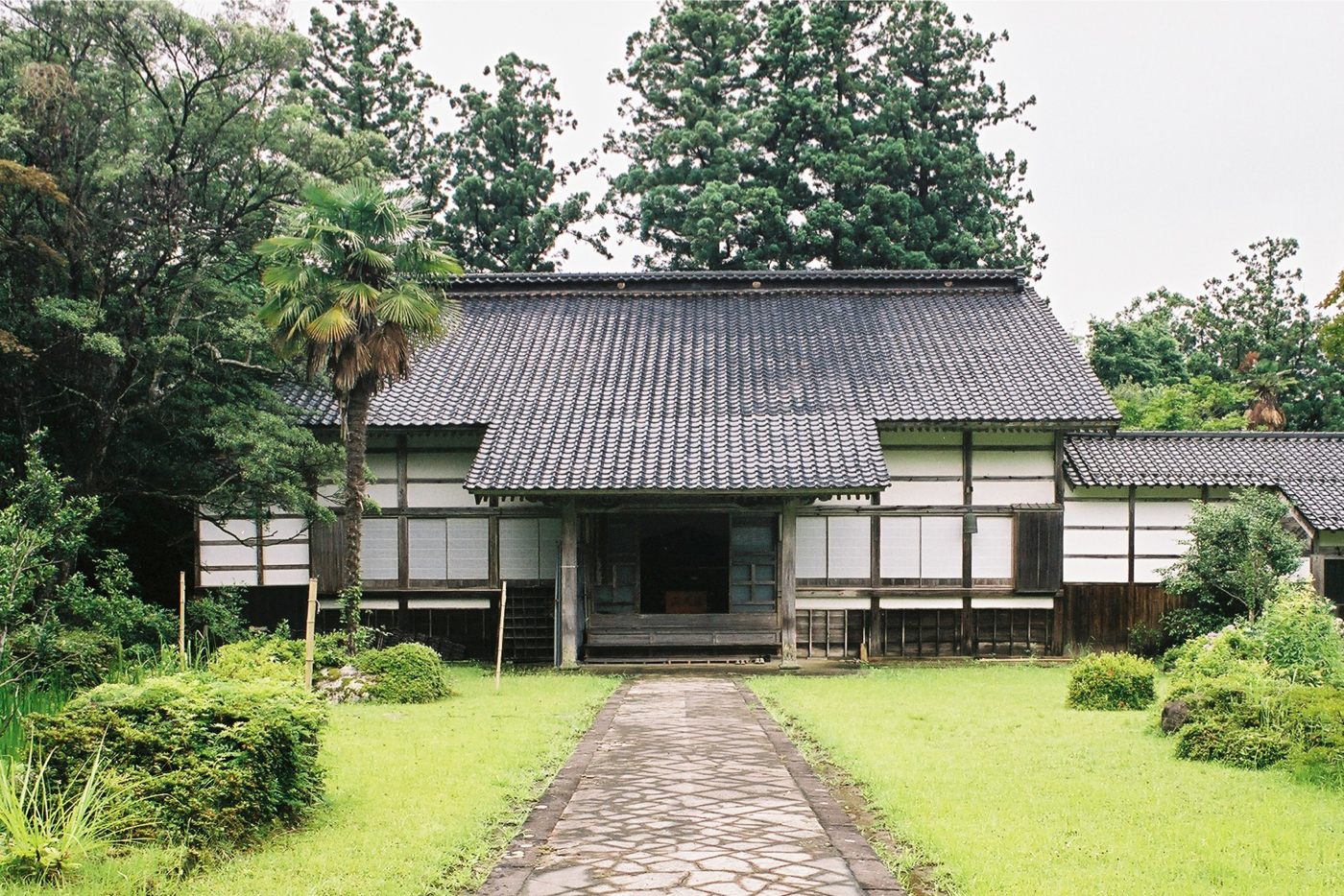 世尊寺本堂の画像