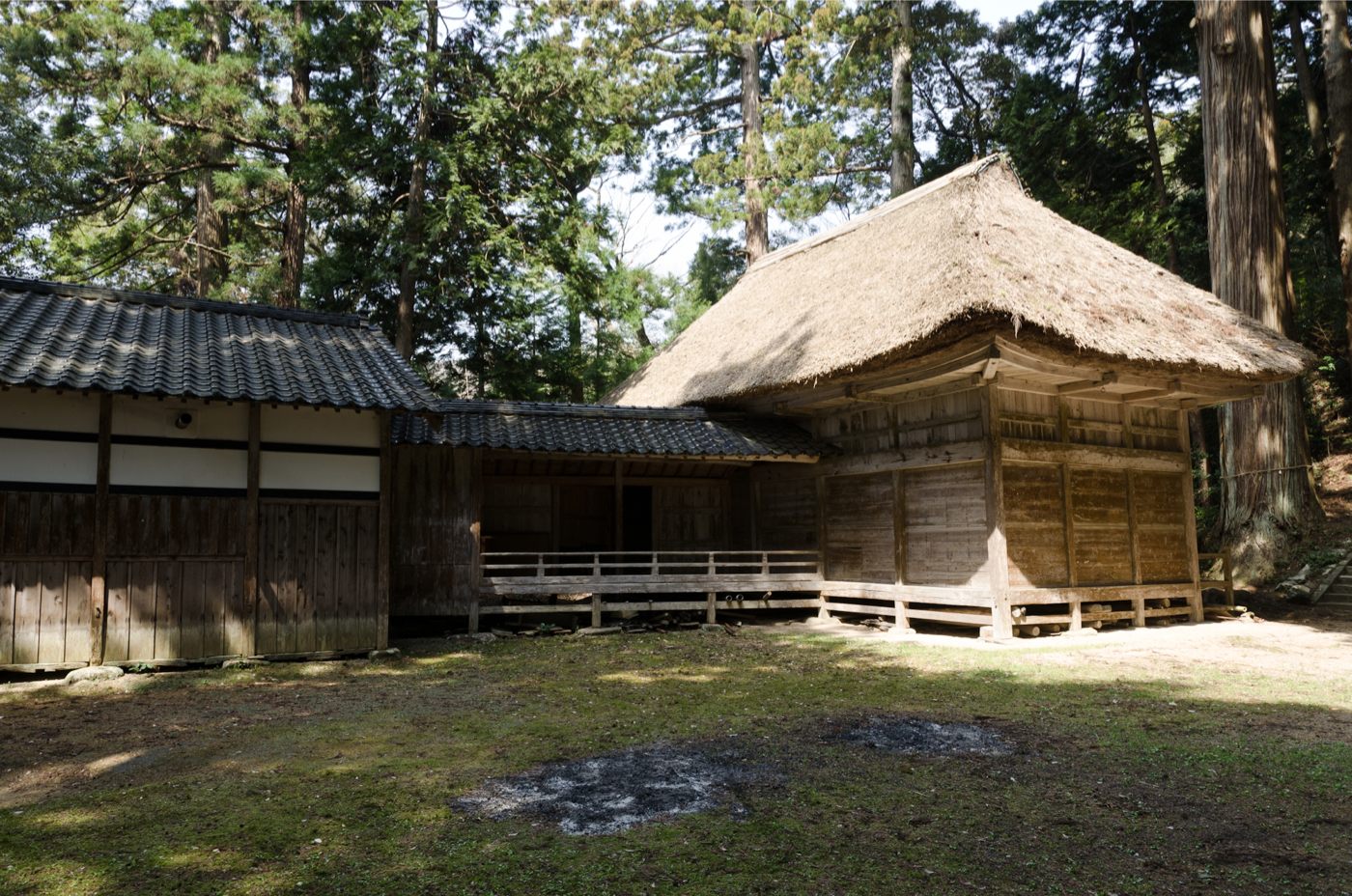 佐渡(さど)羽黒(はぐろ)神社(じんじゃ)能舞台(のうぶたい)の画像