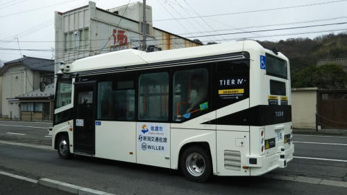 自動運転バス