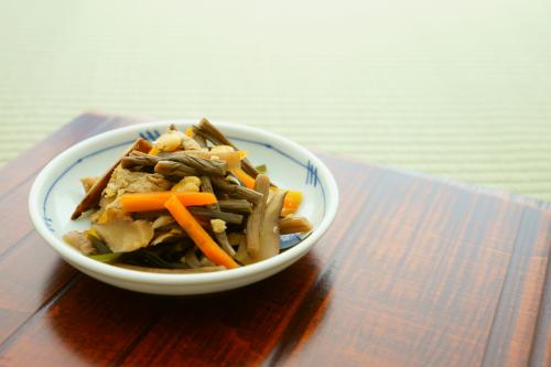 干しぜんまいの煮物